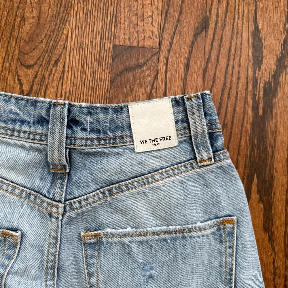 We The Free Ripped High Rise Straight Leg‎ Jeans Light Wash Distressed 24 Baggy